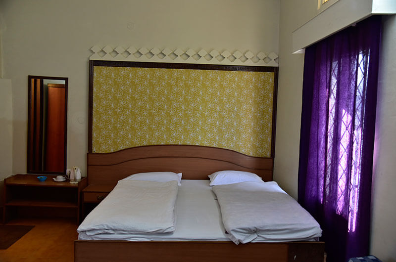 Hotel Ashrey- Tripple Bed AC Room